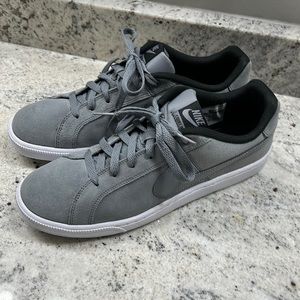 NIKE COURT ROYALE SUEDE (COOL GREY/WHITE) size 9